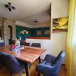 Mihaela Apartment