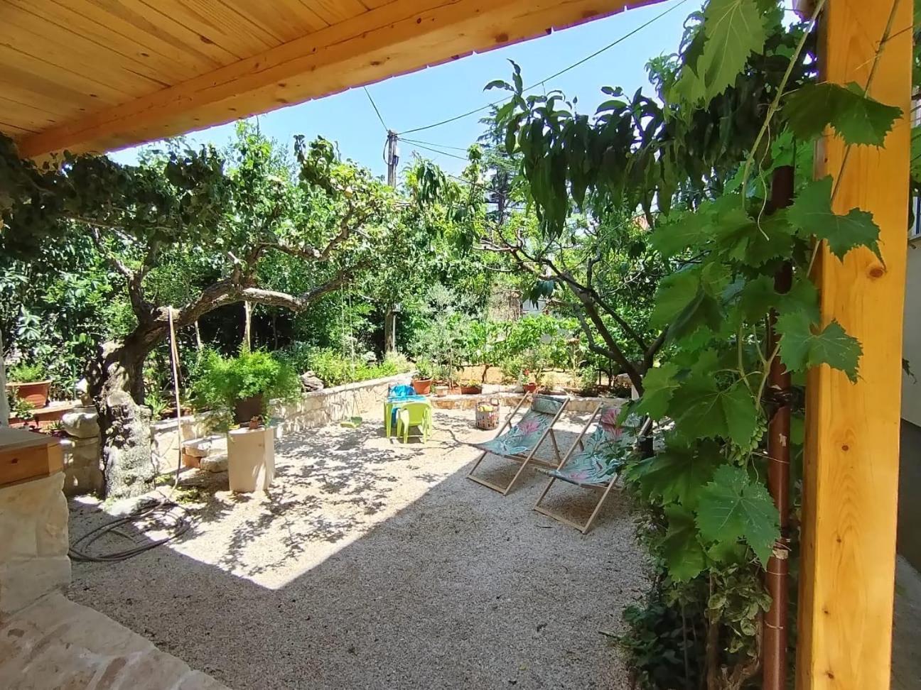 Apartament Mihaela *