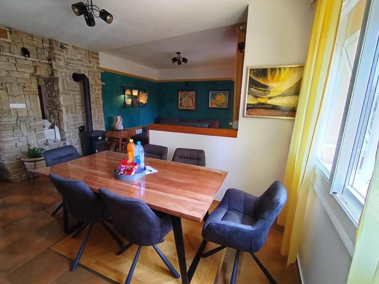 Apartament Mihaela *