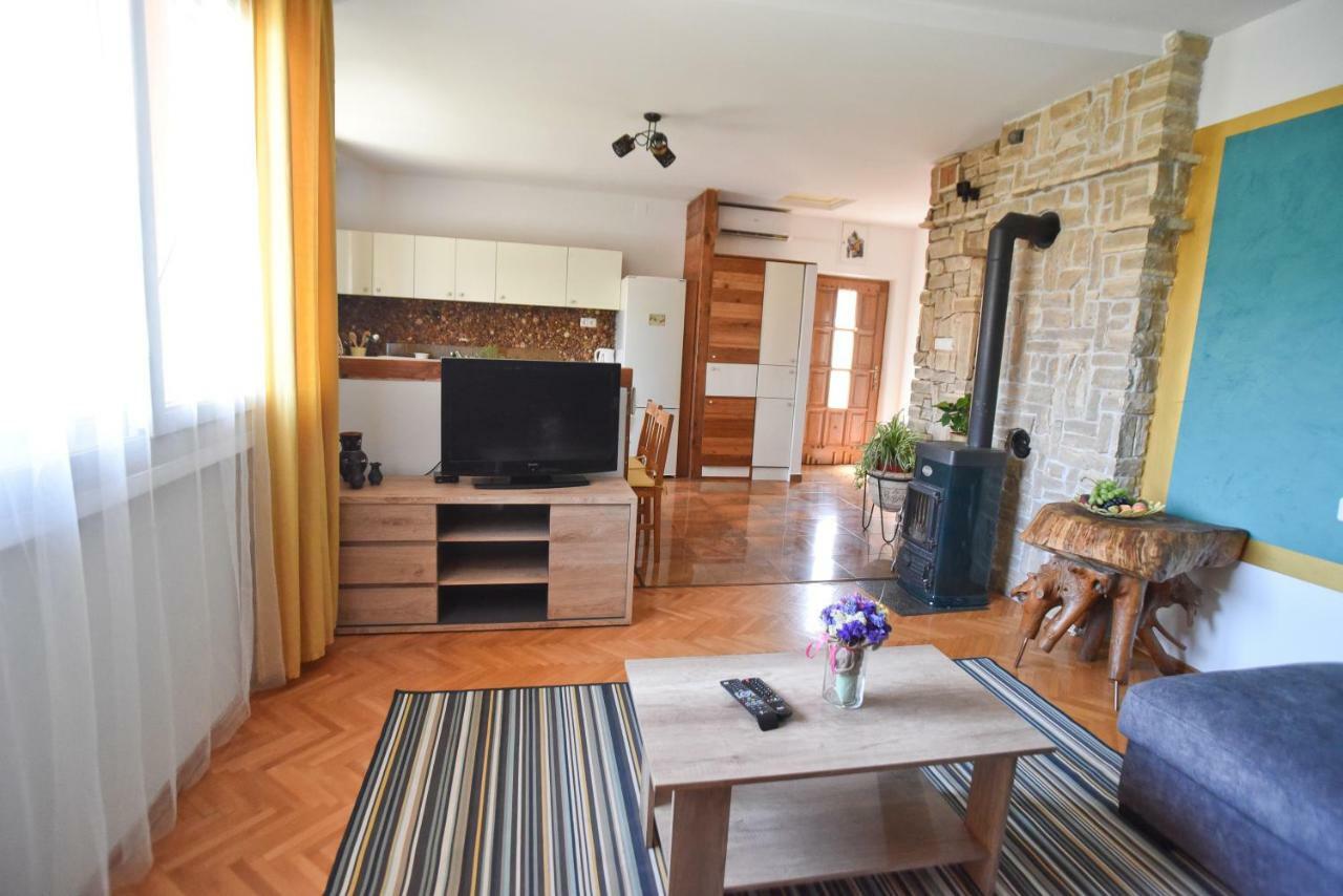 Mihaela Appartement *